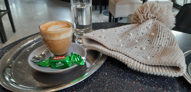 Kava bar "Oljka" - Gastronomija in gostinstvo