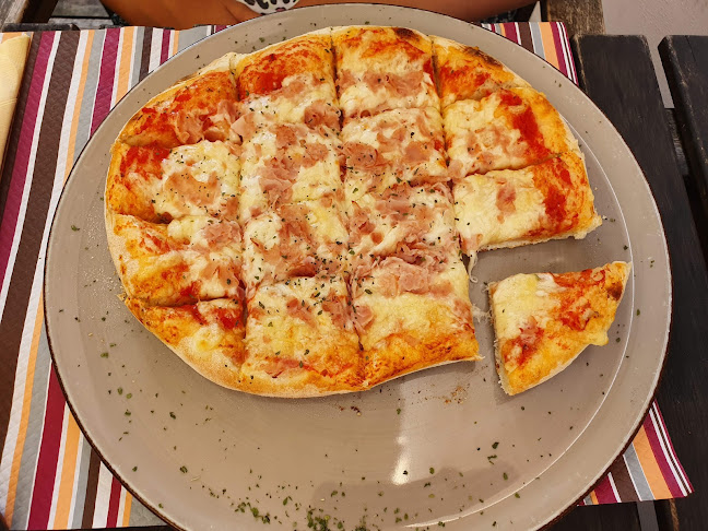 Jesharna - Gastronomija in gostinstvo