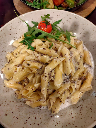 Vodnikov trg 2, 1000 Ljubljana