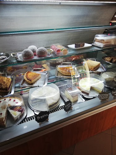 Opinii despre Kavarna Zvon, Euro Markt d.o.o. în Izola - Gastronomija in gostinstvo