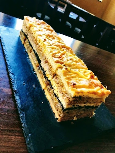 Opinii despre The Old English House, gostinstvo d.o.o. & Sweet English House în Tržič - Gastronomija in gostinstvo