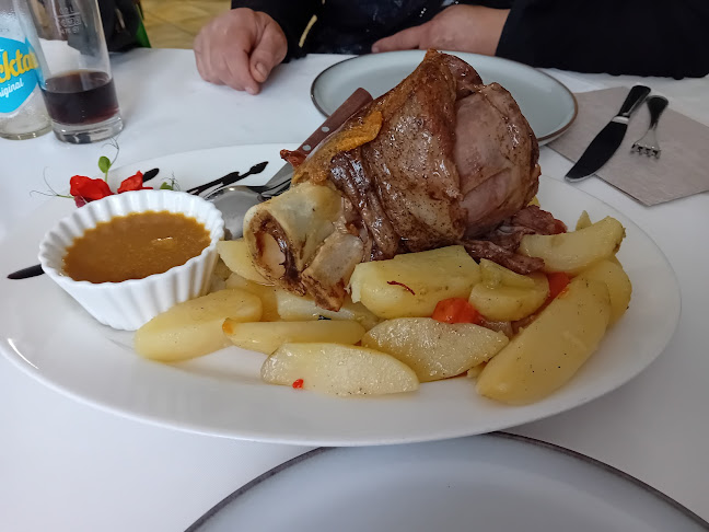 Opinii despre Ob kaminu în Postojna - Gastronomija in gostinstvo