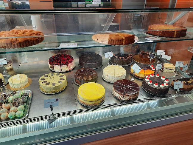 Kraljestvo okusov - pastry and icecream shop KRESNIČKA