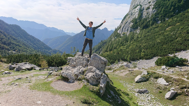 Opinii despre Koča na Gozdu în Kranjska Gora - Gastronomija in gostinstvo
