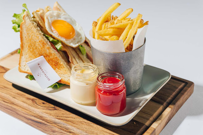 Opinii despre Restaurant 9 at Royal Bled în Lesce - Gastronomija in gostinstvo