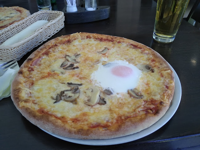 Pizzeria Bumerang Lucija Izak s.p. - Gastronomija in gostinstvo