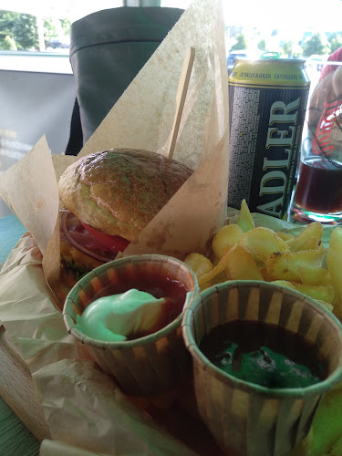 Comentarii opinii despre m burger