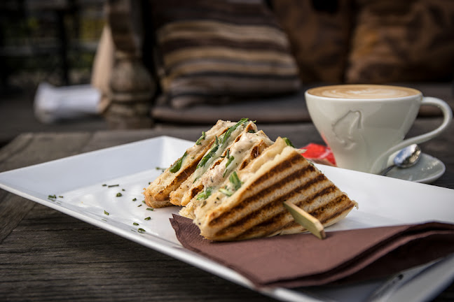 Opinii despre Dvor Tacen Kavarna în Ljubljana - Šmartno - Gastronomija in gostinstvo