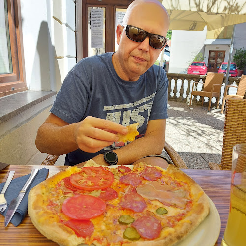 Opinii despre Na Vas' Pizzerija în Spodnja Idrija - Gastronomija in gostinstvo