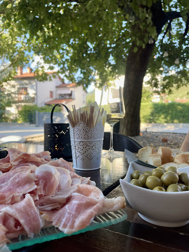 MOON Caffe&Wine - Gastronomija in gostinstvo