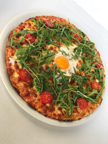 Pizzeria 100/H Majda Šisernik Predik s.p.