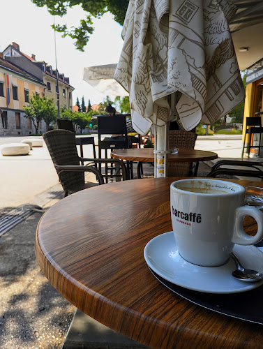 Kavarna Leonard - Gastronomija in gostinstvo