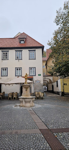 Opinii despre Pop's Burger Bar în Ljubljana - Gastronomija in gostinstvo