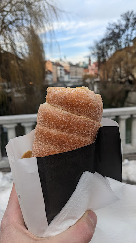 Opinii despre Sisters kurtoš în Ljubljana - Gastronomija in gostinstvo
