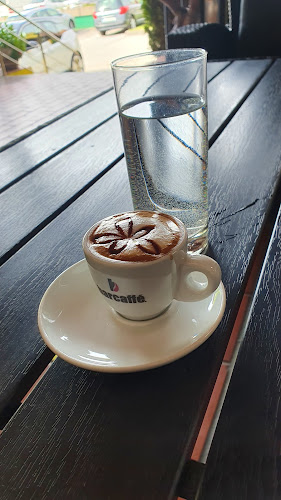 Bar Lara - Gastronomija in gostinstvo