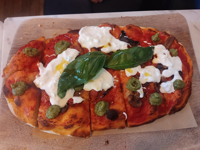 Pizzeria Piccola - Gastronomija in gostinstvo