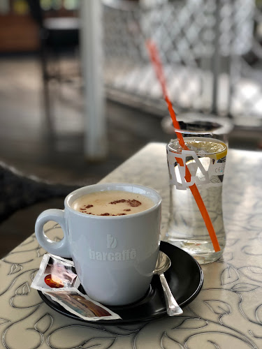 Pavilion Cafee Bar - Gastronomija in gostinstvo