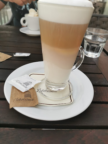 Cafe Nebotičnik - Gastronomija in gostinstvo