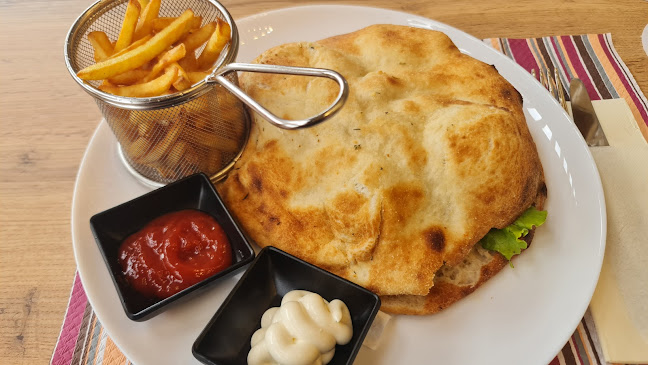 Okrepčevalnica Čaplja - Gastronomija in gostinstvo