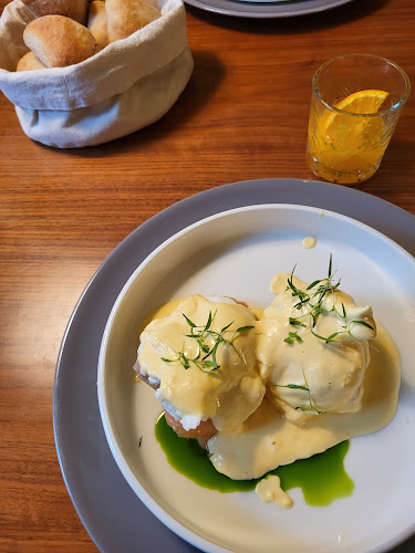 Restavracija in kavarna Brioni - Gastronomija in gostinstvo