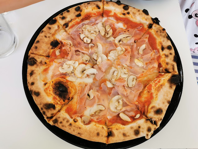 Gostilnica in pizzerija Caprese - Gastronomija in gostinstvo