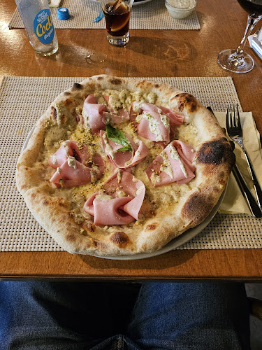 Restavracija Via Bona - Gastronomija in gostinstvo