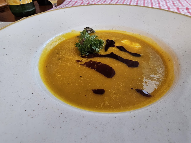 Restavracija in prenočiščaTulipan - Gastronomija in gostinstvo