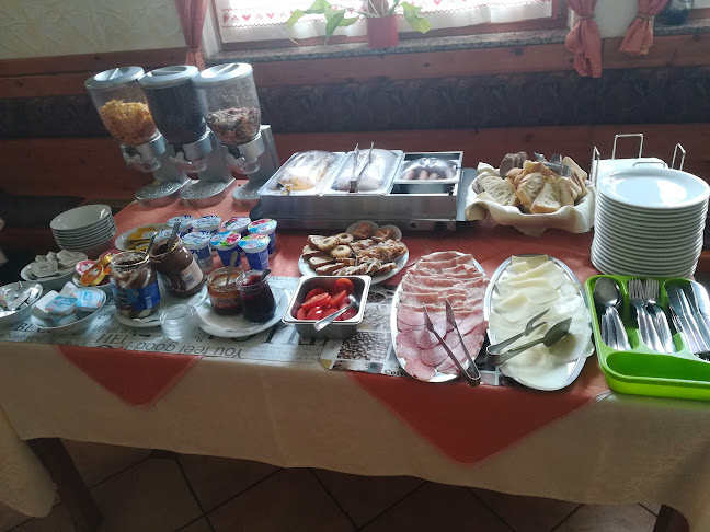 Mesec And Co trgovina, turizem, gostinstvo d.o.o. Zaplana 24, Vrhnika - Vrhnika