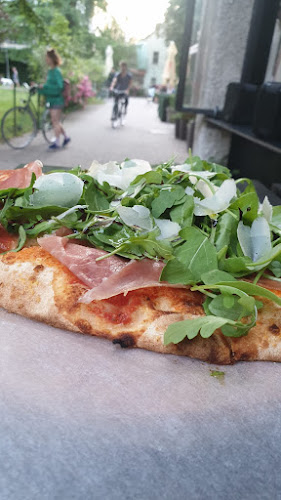 Rimska cesta 13, 1000 Ljubljana