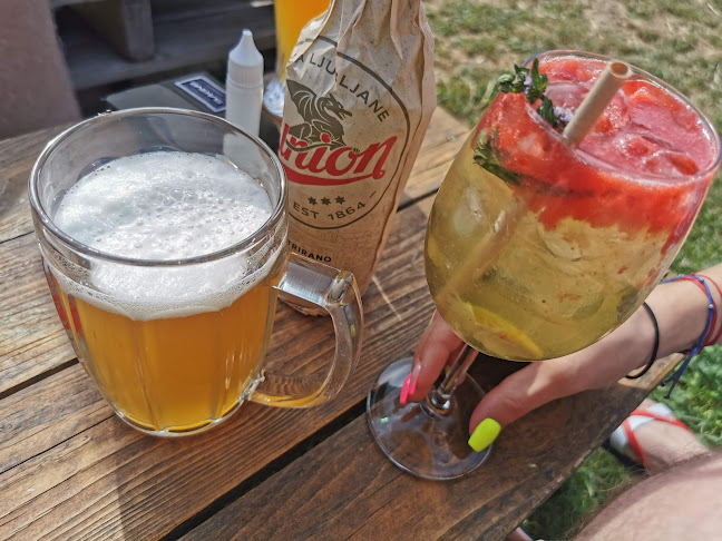 Opinii despre Tochka beach bar în Krška vas - Gastronomija in gostinstvo