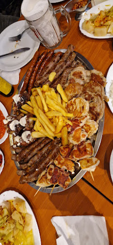 Leskovački Dvor-Pr' Bracotu - Gastronomija in gostinstvo