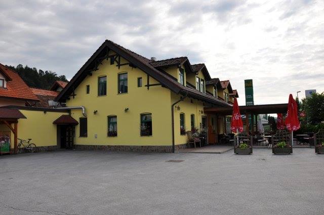 Gostilna s Pizzerijo Pri Peku - Gastronomija in gostinstvo