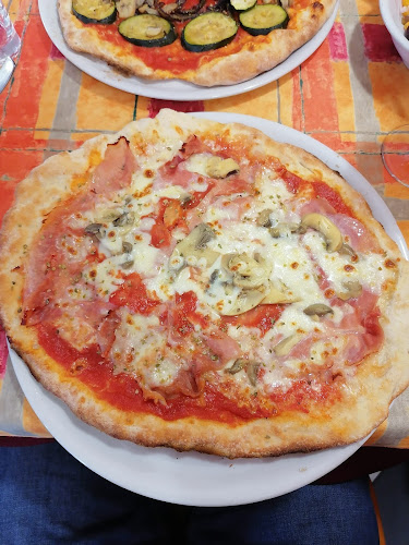 Opinii despre Kavarna in restavracija Pecivo în Nova Gorica - Gastronomija in gostinstvo