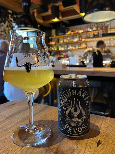 Cankarjevo nabrežje 3, 1000 Ljubljana