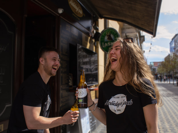Holidays' Pub - Gastronomija in gostinstvo