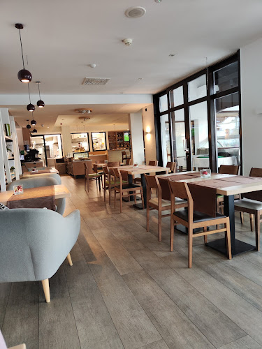 Lipa kavarna, pivnica in restavracija - Gastronomija in gostinstvo