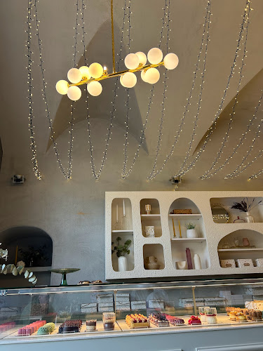 YAUYA Patisserie - Gastronomija in gostinstvo