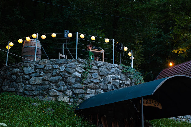 Opinii despre Bar Frnaža în Most na Soči - Gastronomija in gostinstvo