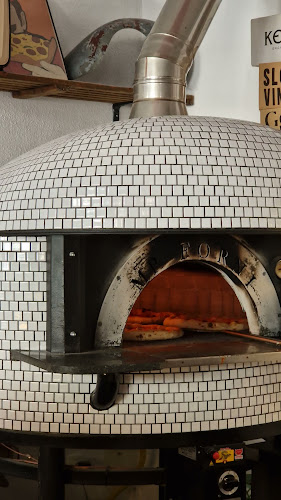 Opinii despre huda. în Brežice - Gastronomija in gostinstvo