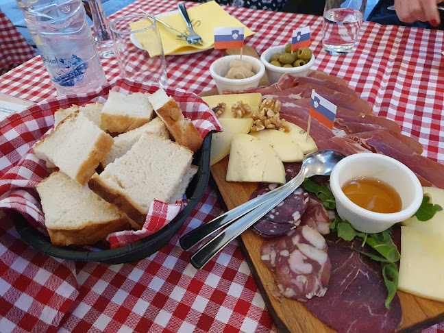 Ciril-Metodov trg 18, 1000 Ljubljana