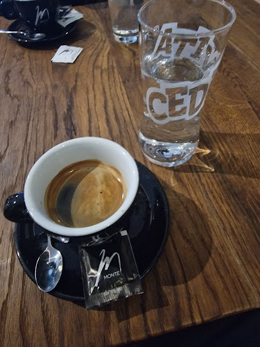 Opinii despre Kava bar Urška în Vrhnika - Gastronomija in gostinstvo