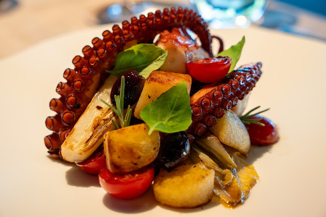 Opinii despre NOE Wine Bar & Restaurant în Volčja Draga - Gastronomija in gostinstvo