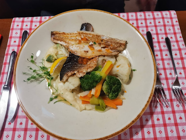 Restavracija in prenočiščaTulipan - Lesce