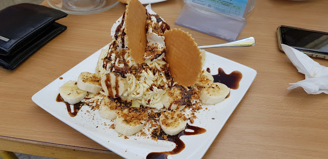 Slaščičarna in Kavarna Pikapolonica