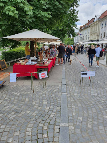 Opinii despre Nedeljski bolšji trg - sejem starin v Ljubljani • Flea Market Ljubljana - Antique fair în Ljubljana - Gastronomija in gostinstvo