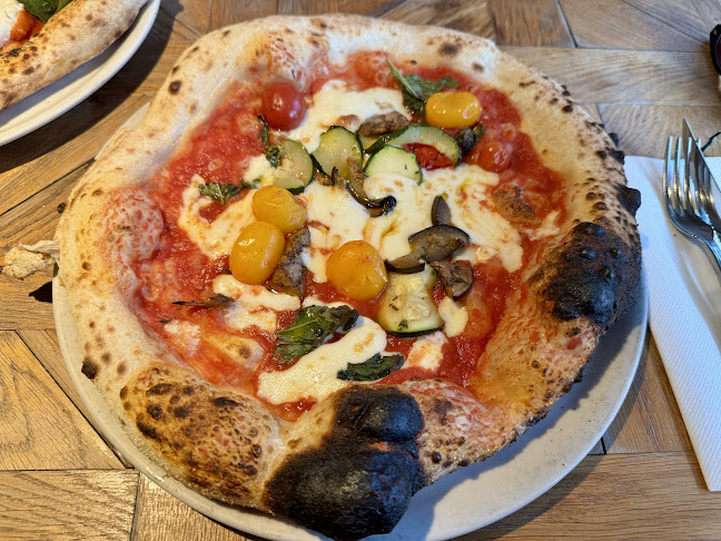 Glavni trg 8, 2000 Maribor