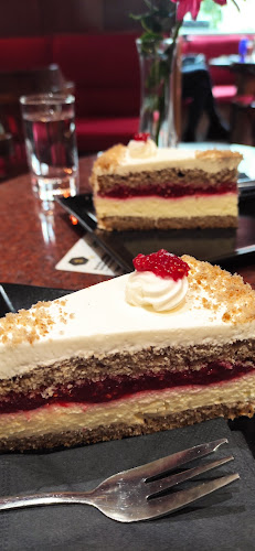 Opinii despre Kavarna Zvon, Euro Markt d.o.o. în Izola - Gastronomija in gostinstvo