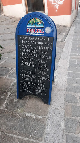 Carli Palace, Župančičeva ulica 39, 6000 Koper