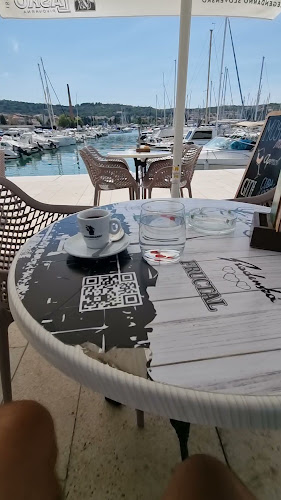 Opinii despre Café d'Isola în Izola - Gastronomija in gostinstvo