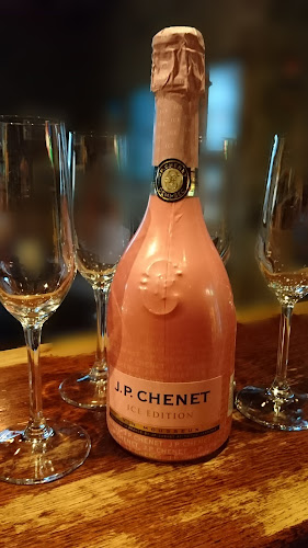 Comentarii opinii despre England Pub (Bar)